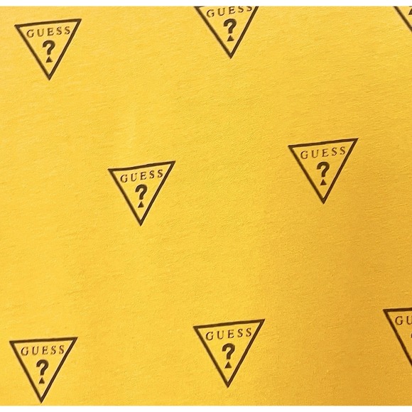 Guess Logo T-Shirt Men's Small Yellow Blue AOP‎ 90s Mallsoft Preppy - Picture 2 of 4